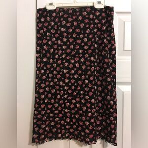 A Byer skirt size S black with pink flowers